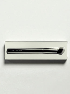 Beauty Pie Pro Angled Concealer Brush 002